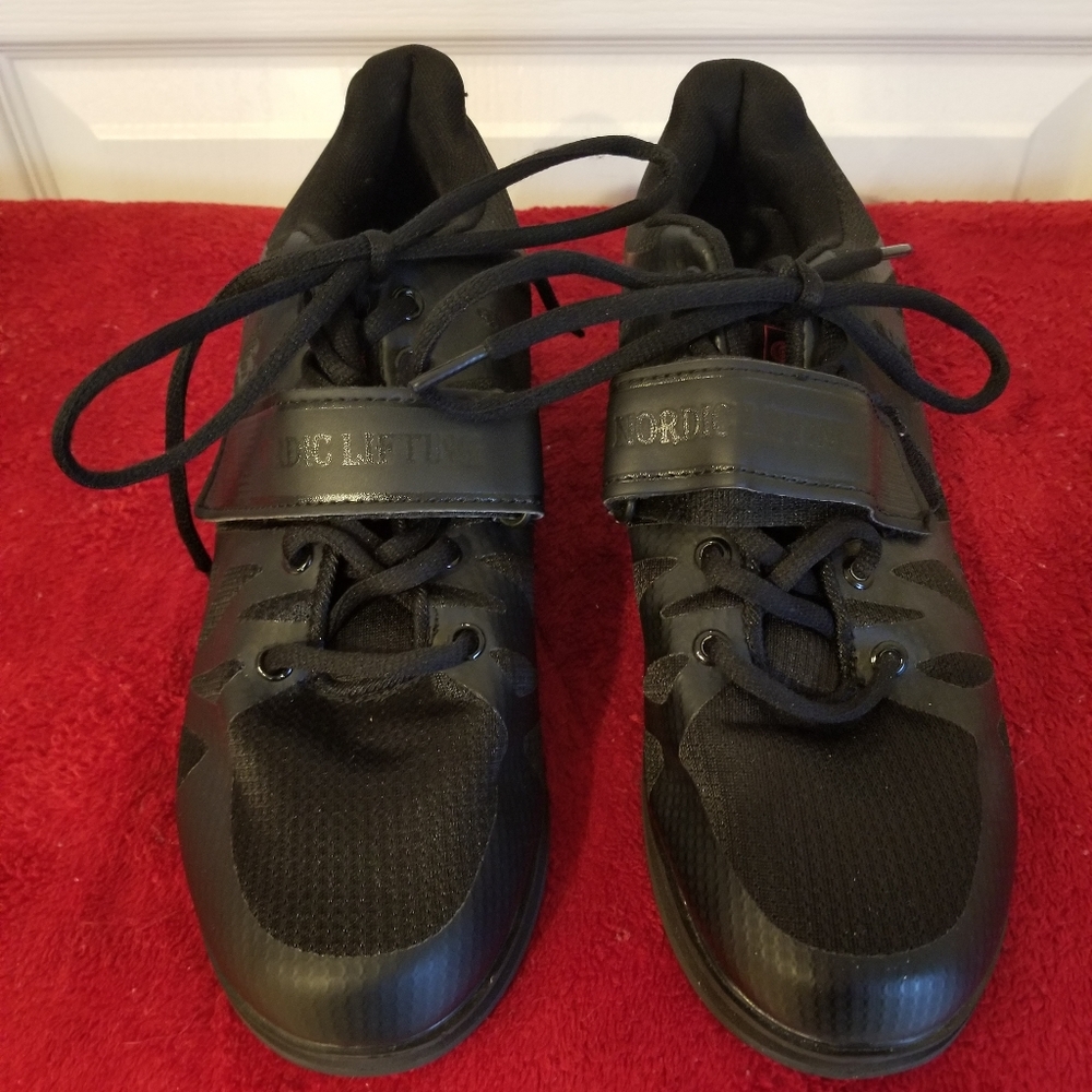 Weightlifting shoes